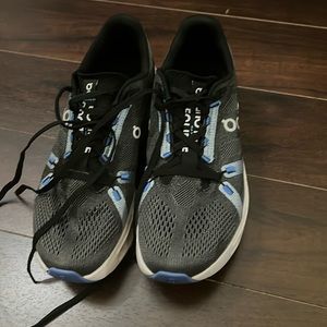 Cloud phase running shoes